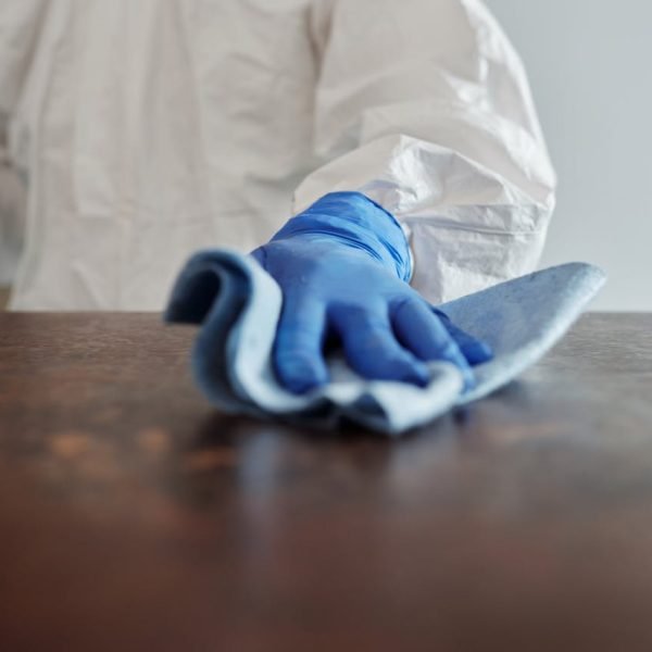 Hoe lekbakken bijdragen aan een veilige en schone werkomgeving